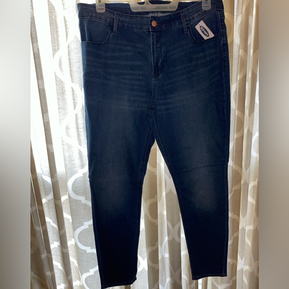 Old Navy Size 16 Super Skinny High Rise Jeans with Tags Never Worn